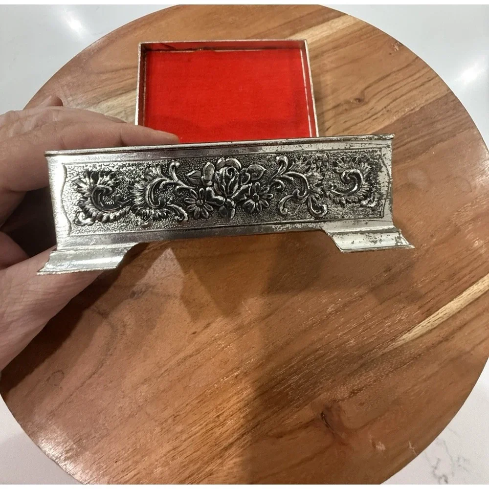 Unbranded Vtg Embossed Steam Engine Trinket/Jewelry Box Hinged & Footed 4